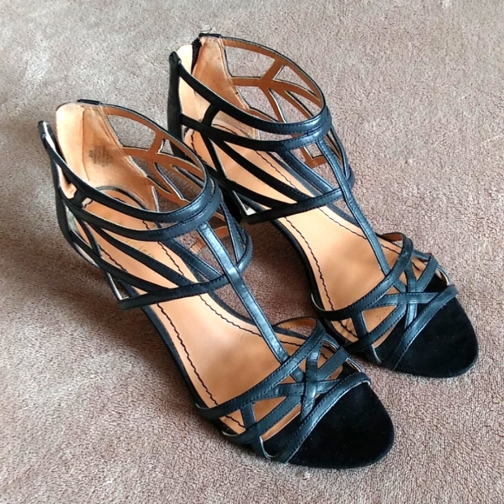 Nine West kitten heels/ skinny straps braided/ black leather sandals .Size 6.5